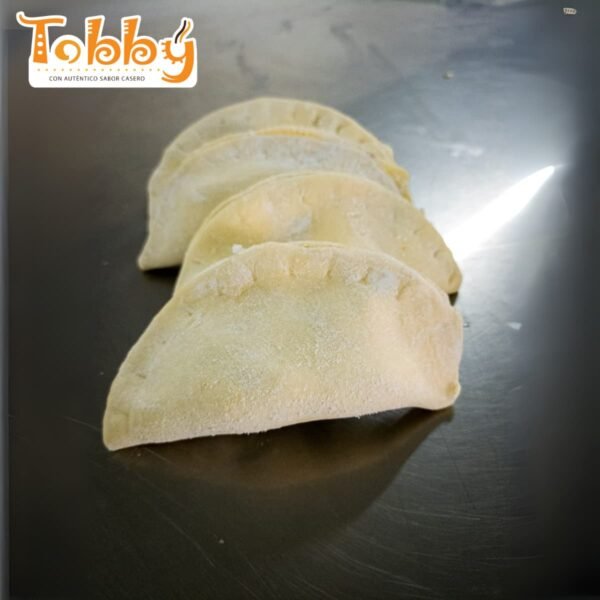 Empanadas de Hojaldre Rellenas con Pollo - Image 3