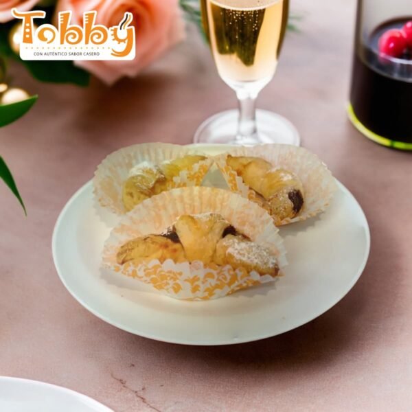Croissant rellenos de Chocolate - Image 2